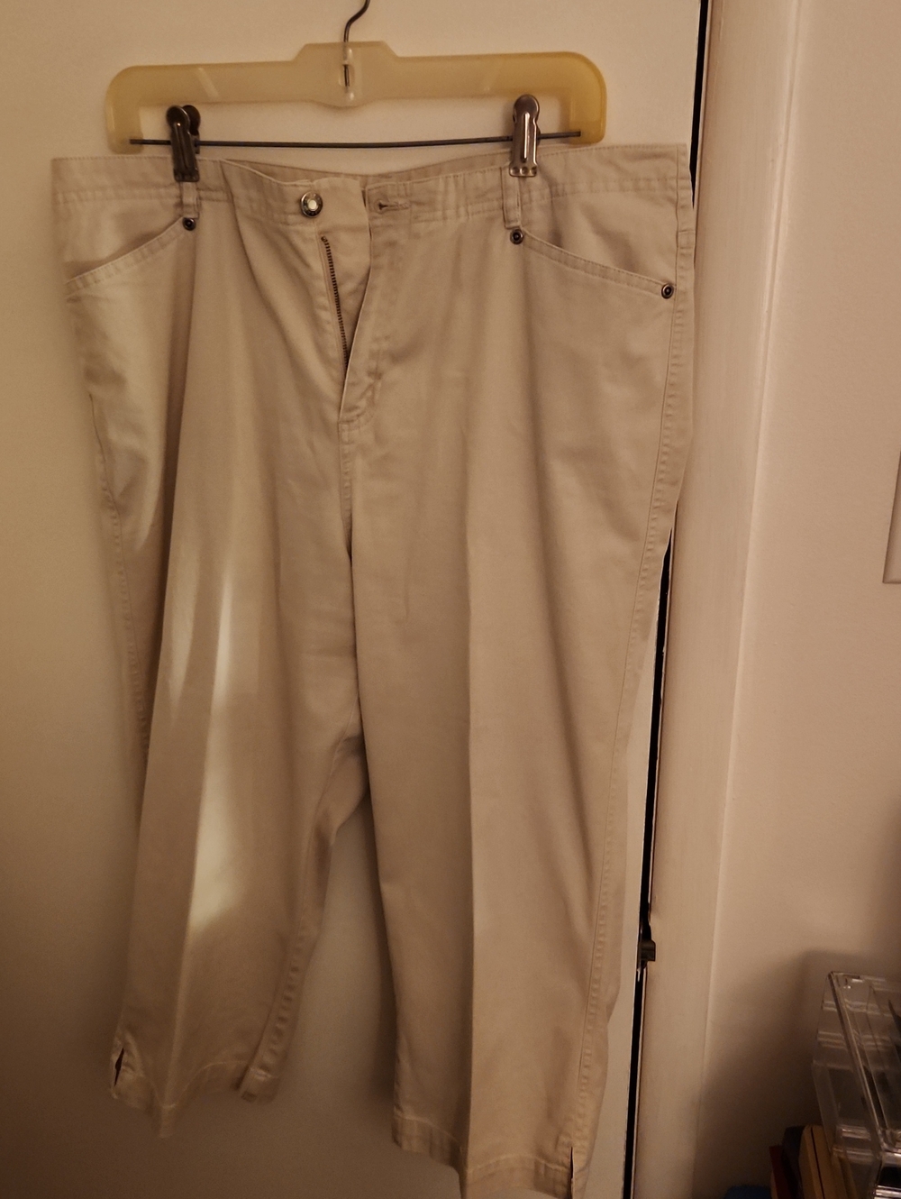 Liz Claiborne Women's Khaki Chino Pants in Light Beige Size 14 Stretch